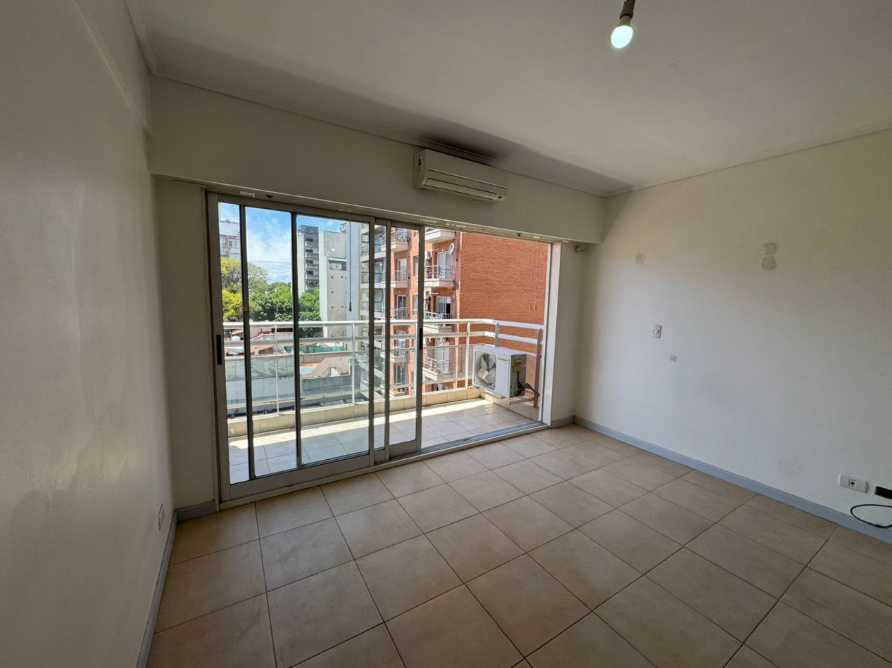Impecable Monoambiente en Villa Urquiza con Balcon al contrafrente con hermosa vista y luz 