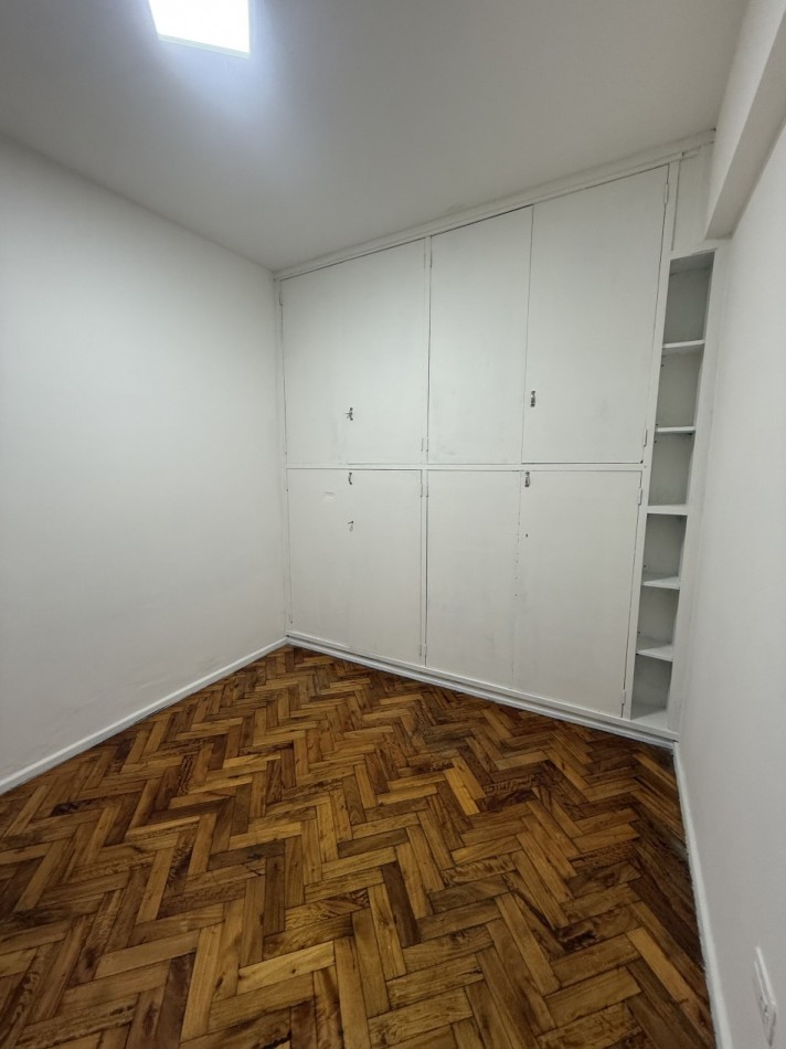 Hermoso Departamento de 2 ambientes Luminoso en Muy buen edificio a pasos Subte.