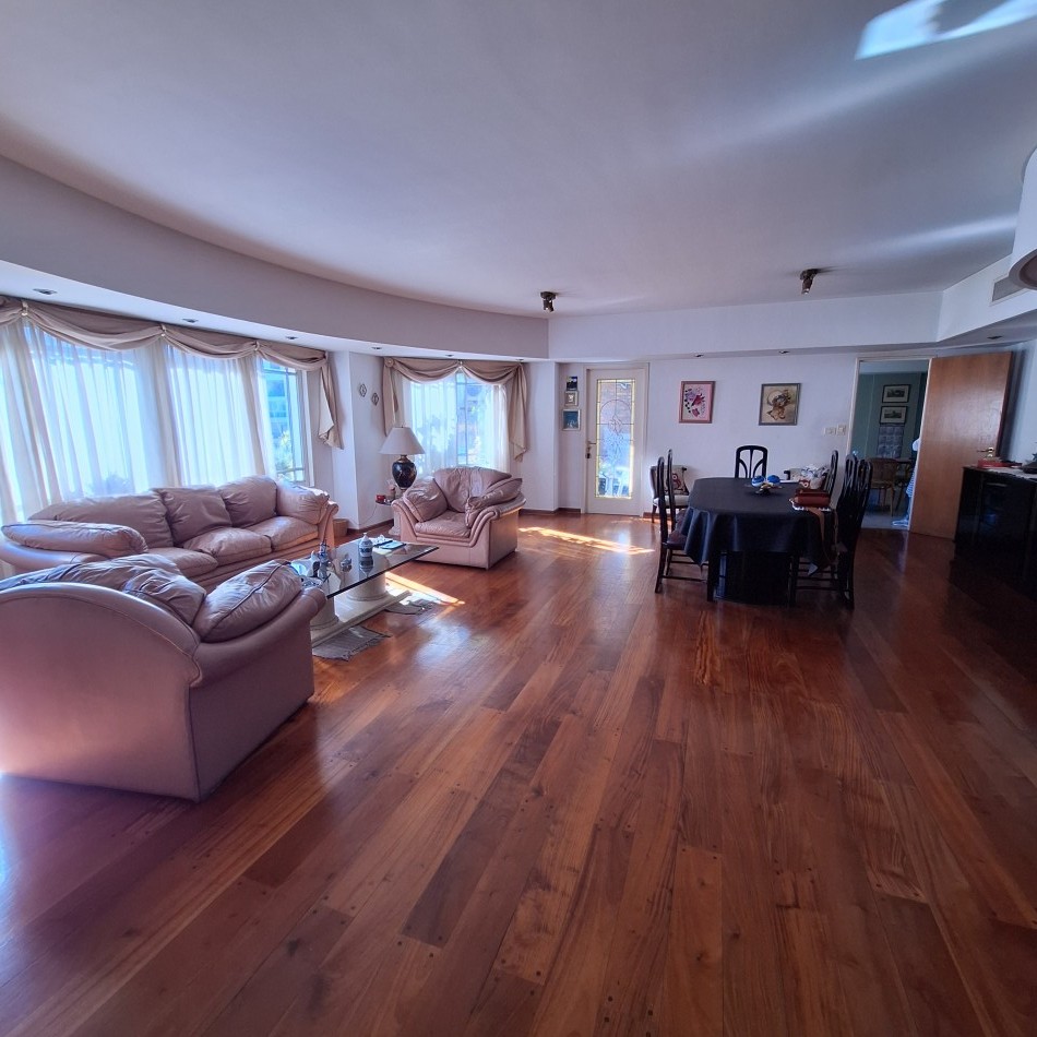 El Mejor Piso De 5 Ambientes, Dependencia y 2 Cocheras En excelente z/Caballito APTO CREDITO