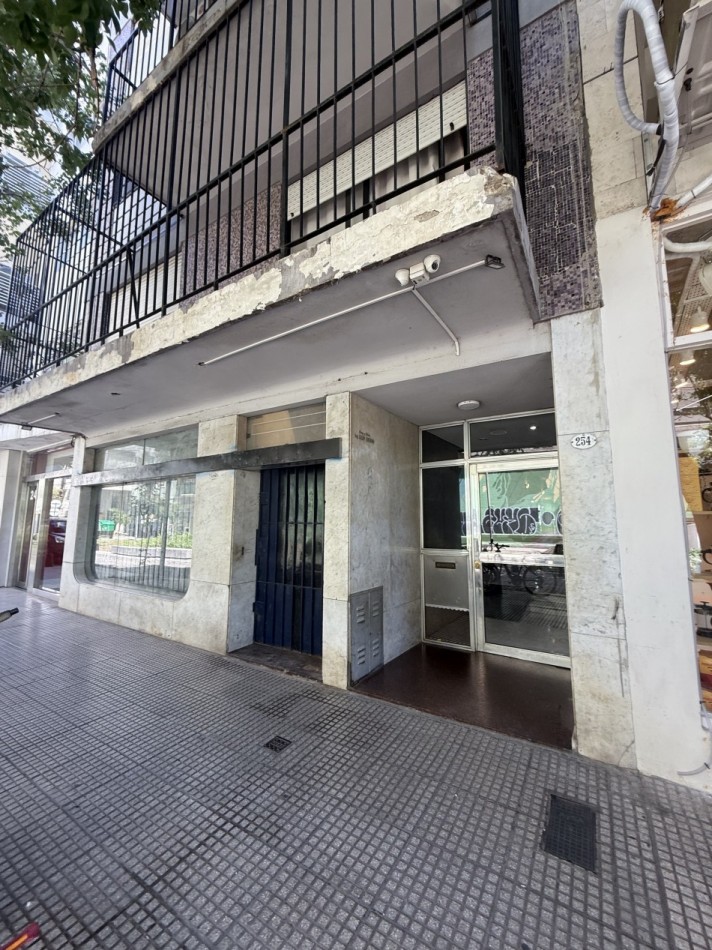 Gran Local 128m2 En El Centro De Villa Crespo, Pasos Av. Corrientes. Oportunidad!