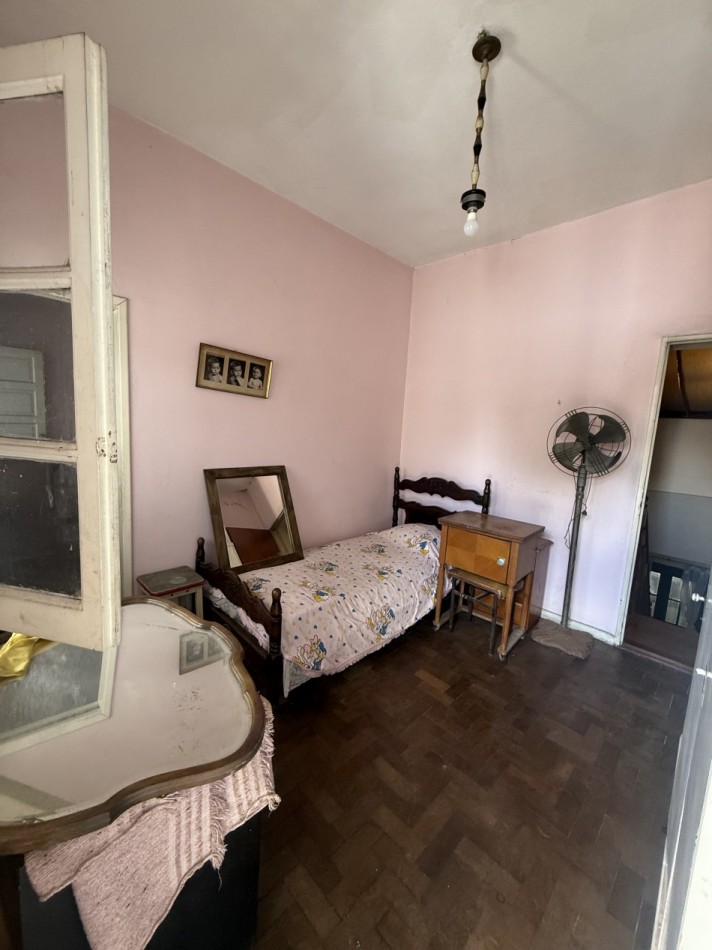 Casa Lote Propio con Jardin y cochera para 3 autos a Refaccionar 