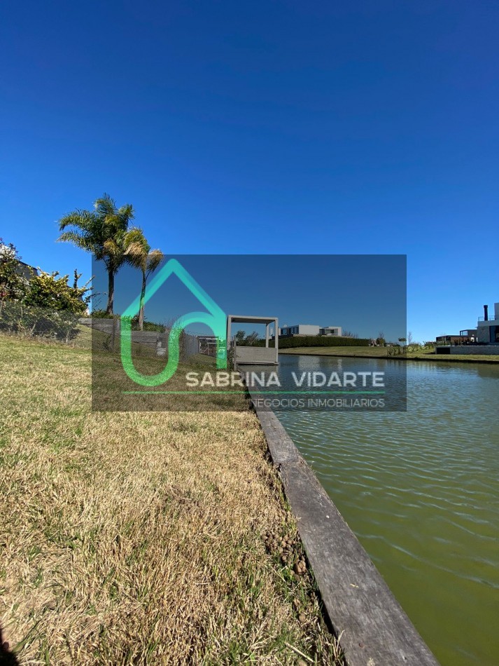 Unico Lote De 907m2 Al Agua En Virazon, Nordelta.